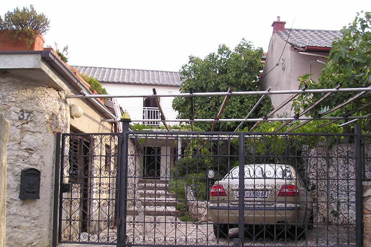 Highest quality stone work. Best materials used.